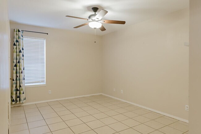 Building Photo - 1105 Gordon Blvd