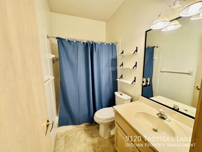 Building Photo - 9120 Trotters Ln