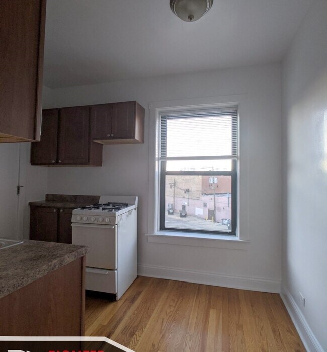 Building Photo - 2651 N Spaulding Ave