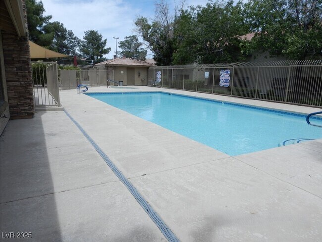 Building Photo - 7200 W Pirates Cove Rd