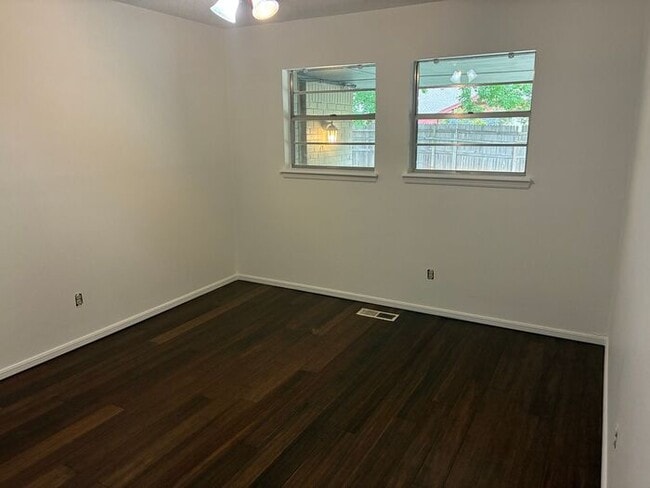 Building Photo - Spacious 4 Bed / 2 Bath Home for Rent in Norman