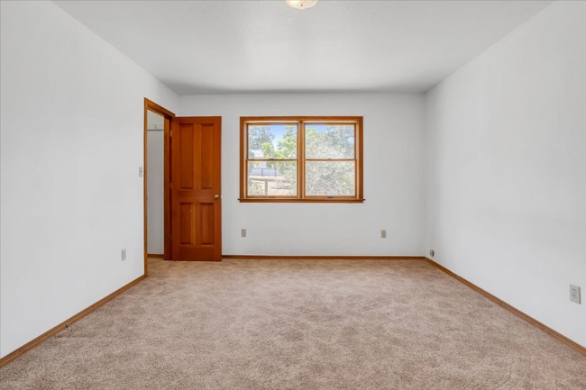Building Photo - 21179 Hemlock St