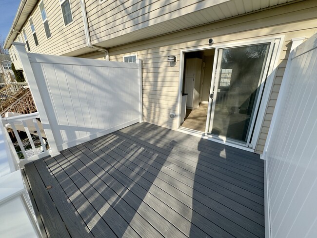 Building Photo - 131 Rosie Dr