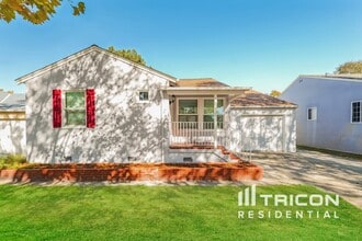 Building Photo - 138 Byron St