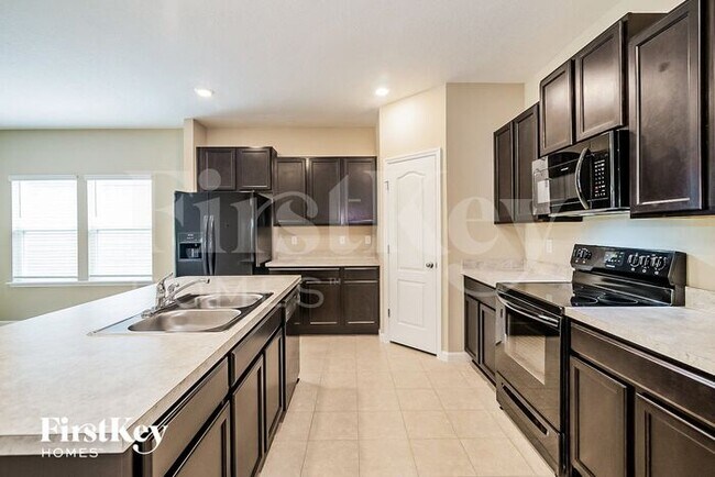 Building Photo - 5639 Kellar Cir
