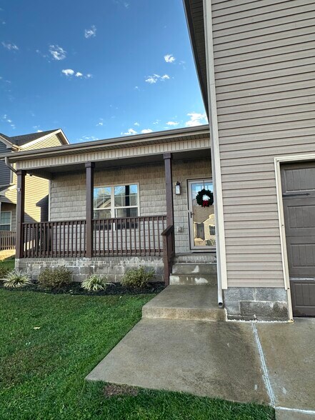 Building Photo - 1124 Eagles View Dr