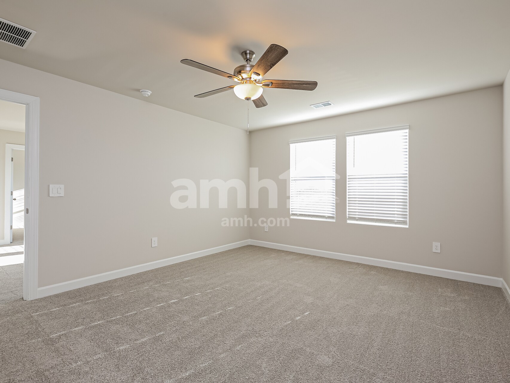 Building Photo - 806 Treeline Rd