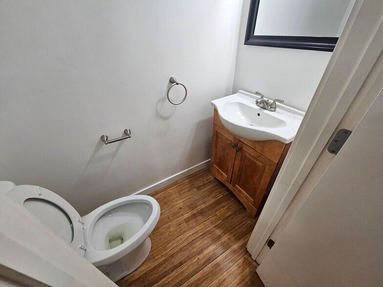 Building Photo - 2030 E Dauphin St