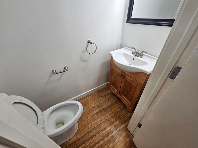 Building Photo - 2030 E Dauphin St