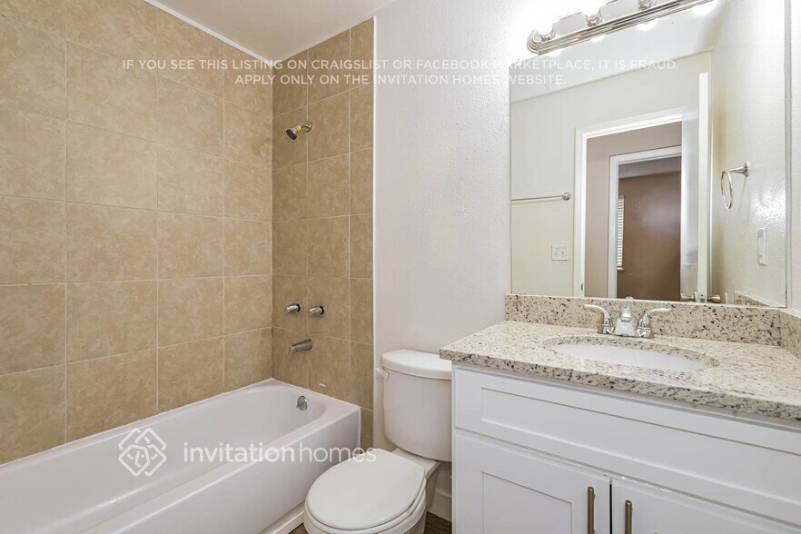 Building Photo - 2881 S Olathe Ct