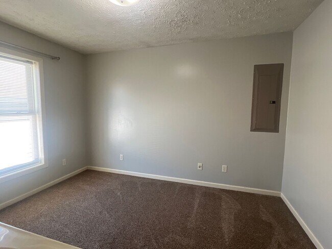 Building Photo - 336 Willey St