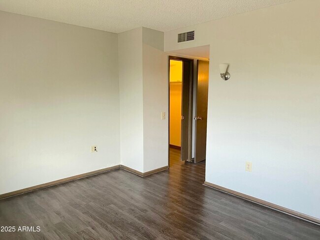 Building Photo - 9714 W Branding Iron Dr