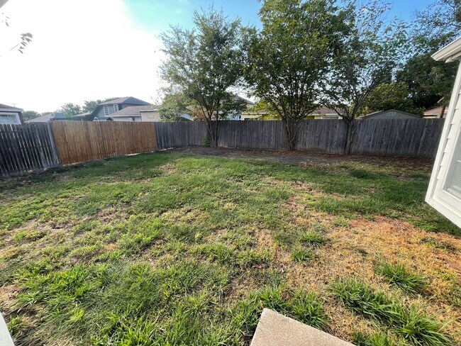 Building Photo - Beautiful 2 Story Updated Home in Grand Prairie