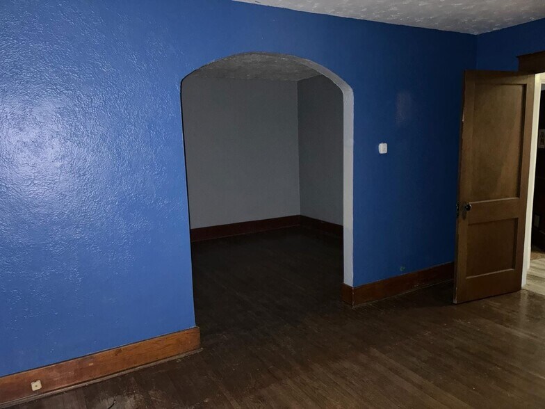 Building Photo - 2743 Niagara St