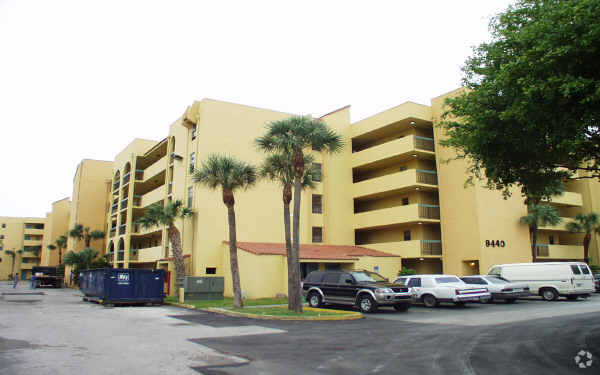 Building Photo - Blue Grotto Apartments