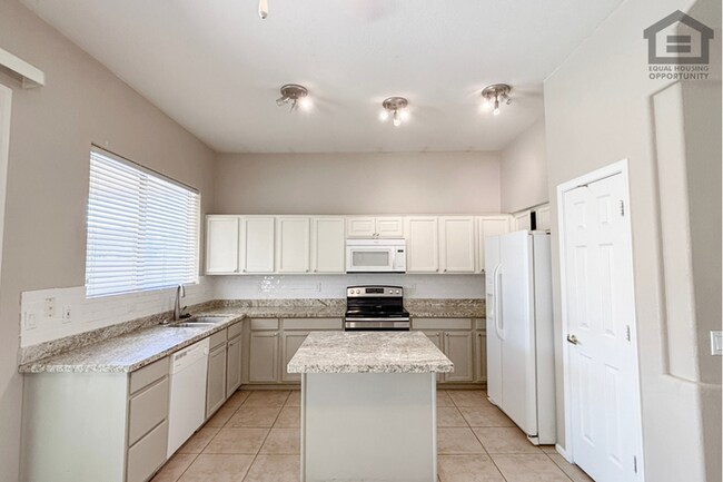 Building Photo - 3Bed/2Bath House at N 59th Ave/Union Hills! Move-In Ready on 09/24/2026! -- 3 CAR GARAGE! PRIVATE...
