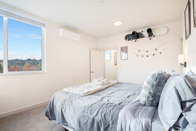 Building Photo - 3900 Leary Wy NW