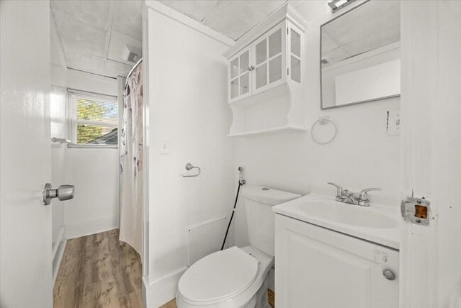 Building Photo - 154 Summit St