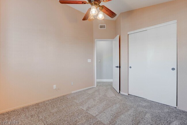 Building Photo - 879 Cozy Valley St