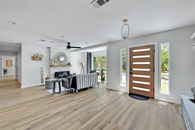 Building Photo - 5102 Ravensdale Ln