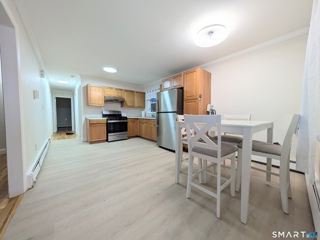 Building Photo - 186 Marigold Ave