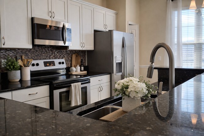 Building Photo - Gorgeous  3/2 Condo with Garage  for Rent in Exclusive Baldwin Park.