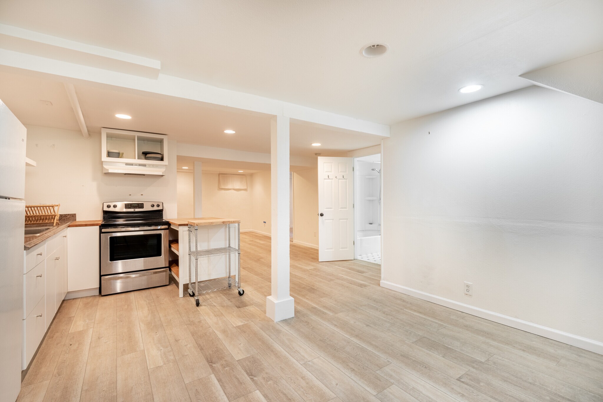 Building Photo - 2306 SE Caruthers St