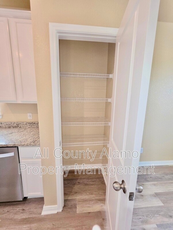 Building Photo - 12818 Cedarcreek Trl