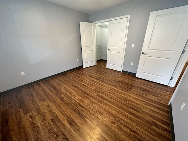 Building Photo - 52 E Ridge Dr