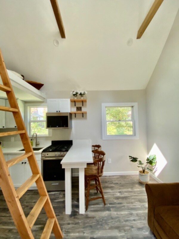 Building Photo - 40 Fillow St