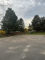 Building Photo - 15284 Yale Dr