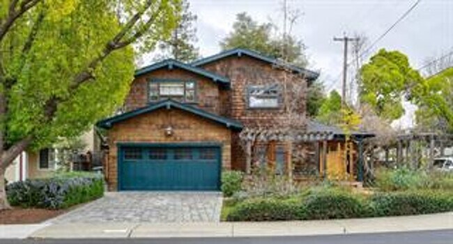 Building Photo - Craftsman Custom built home
