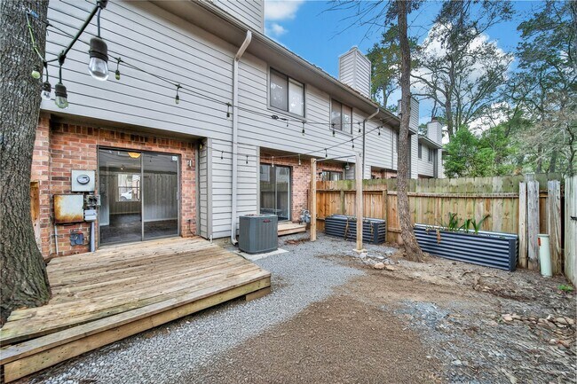 Building Photo - 10 E Willowood Ct