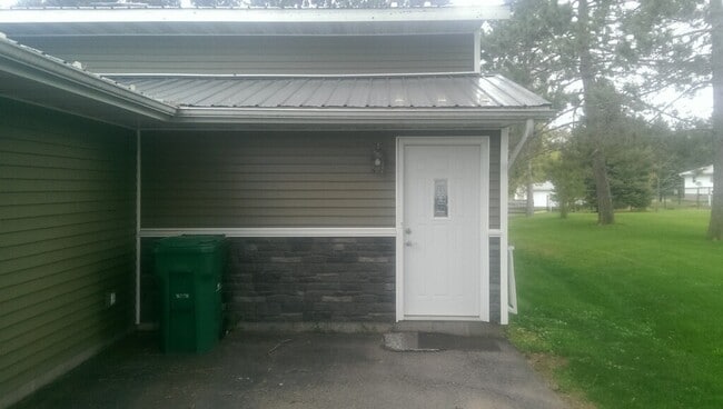Primary Photo - 1305 Mink Rd