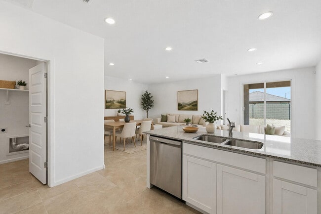 Building Photo - 2440 W Bowker St