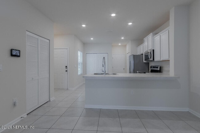 Building Photo - 983 Observatory Pkwy