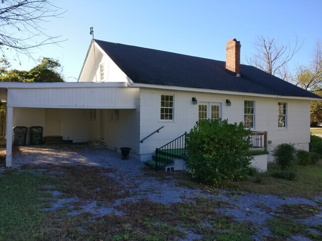 Building Photo - 509 W F Street