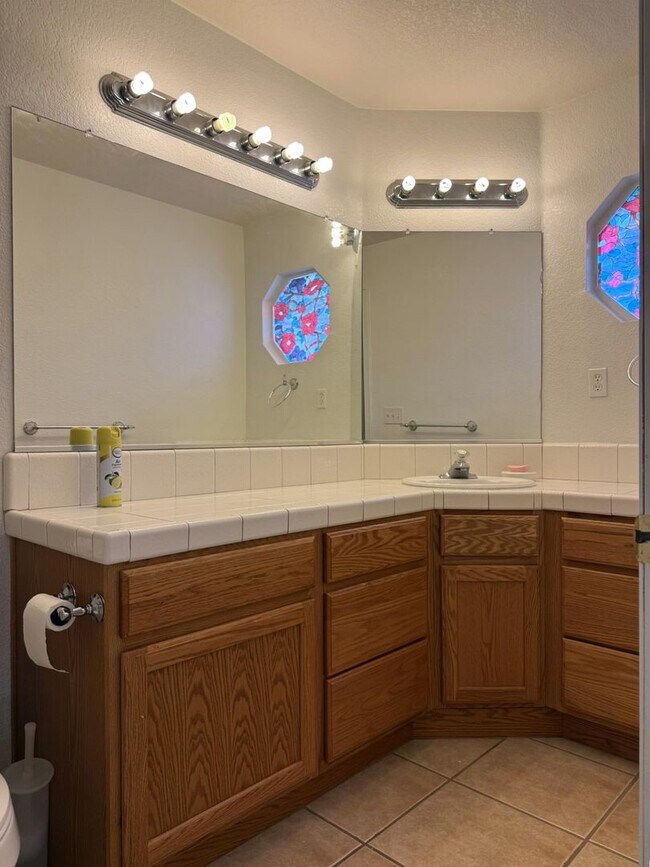 Building Photo - Charming 3-bedroom, 2-bath home in North Merced!