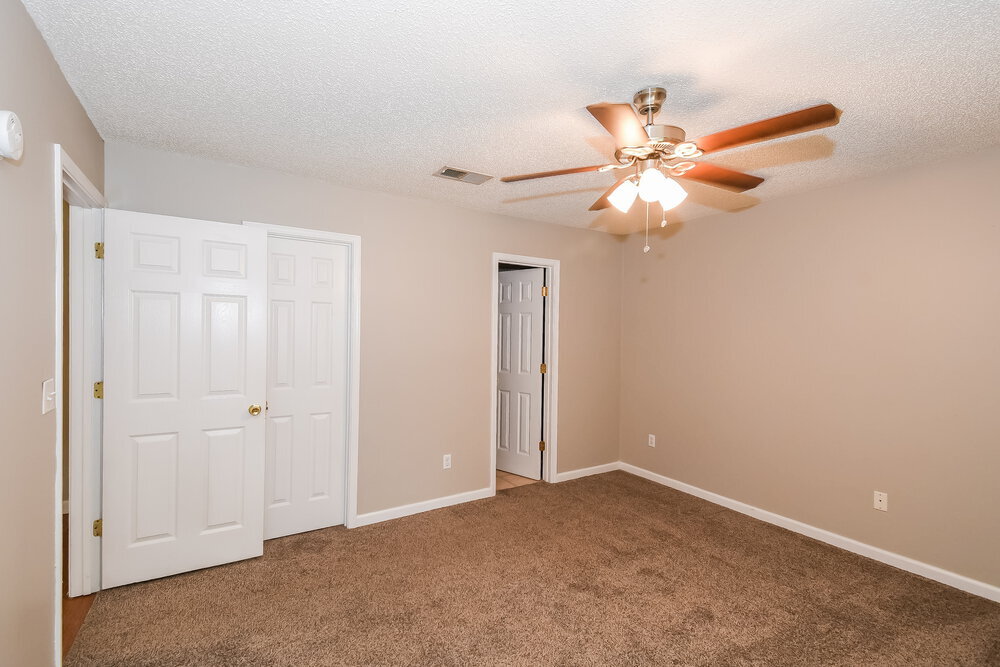 Building Photo - 542 Lewis Morris St