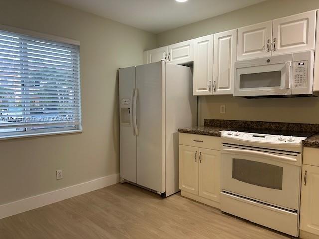 Building Photo - 762 NW 208th Terrace