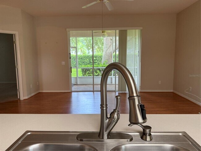 Building Photo - 4350 Hammersmith Dr