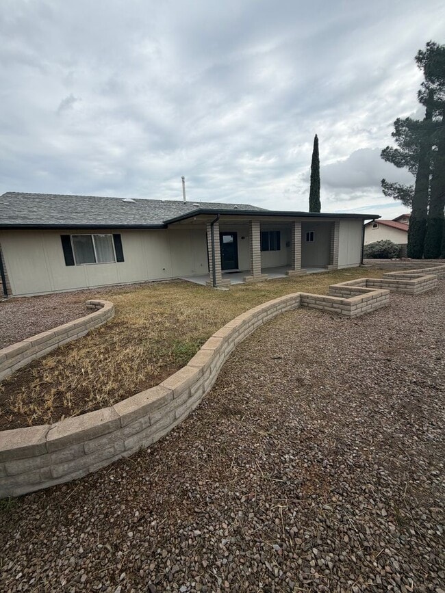 Building Photo - 1118 E Katherine Dr