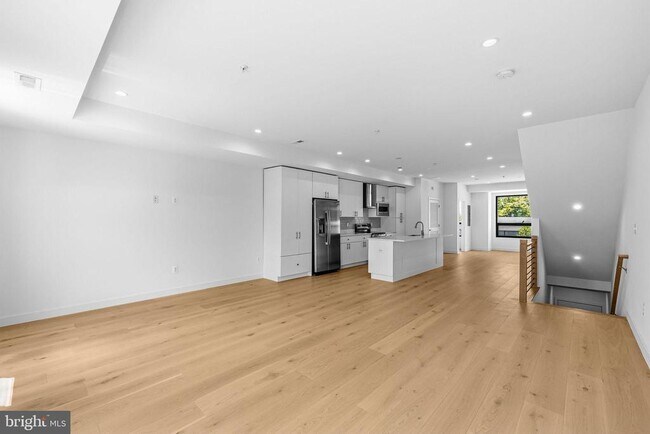 Building Photo - 2530 Elvans Rd SE