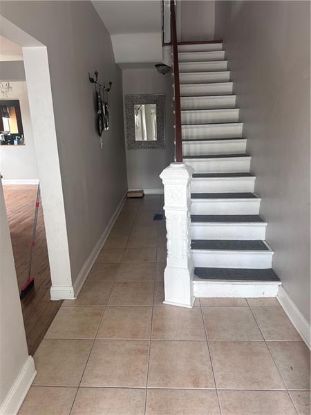 Building Photo - 242 Bigham St