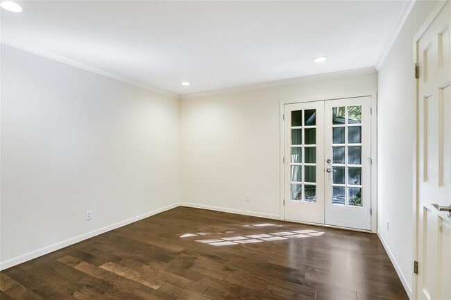 Building Photo - 50 Woodstone Square