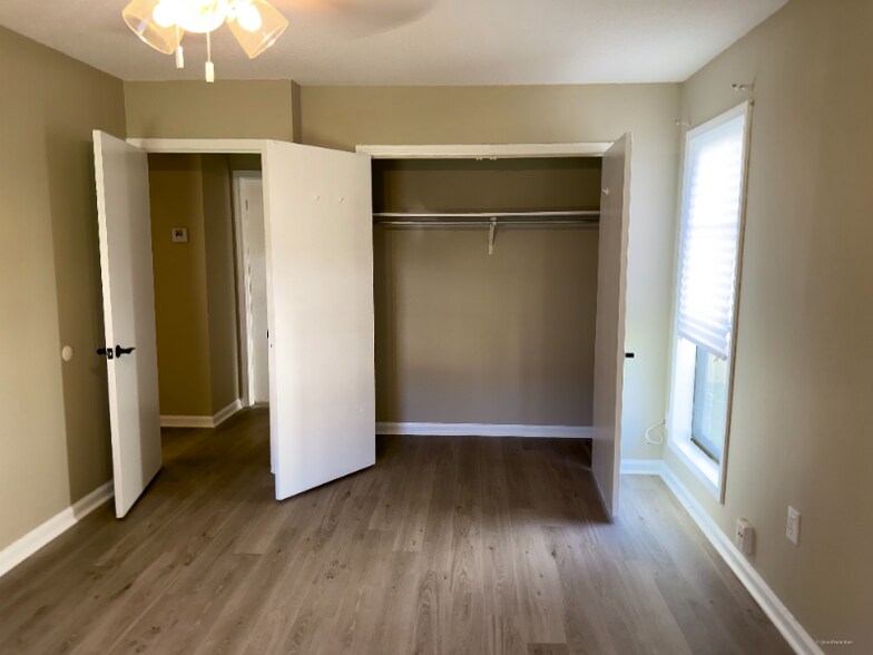 Building Photo - 3093 Barrycrest Dr