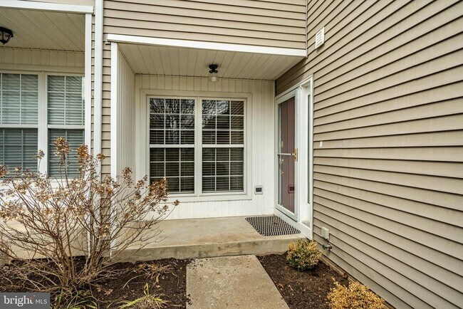 Building Photo - 124 Jeffords Ct