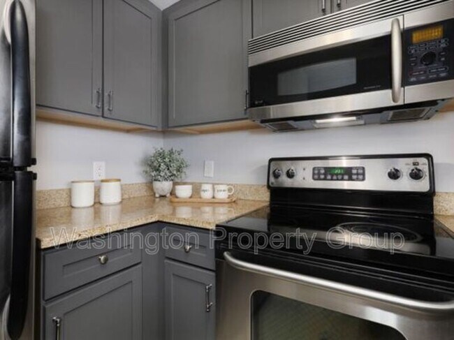 Building Photo - 1150 K St NW