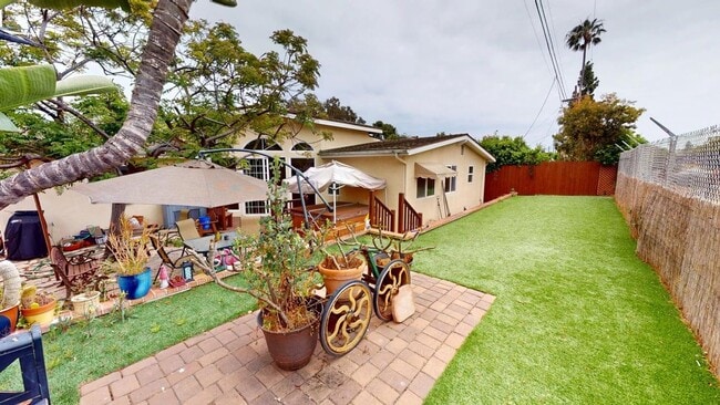 Building Photo - Spacious 4 Bed 3 Bath Home Available for L...