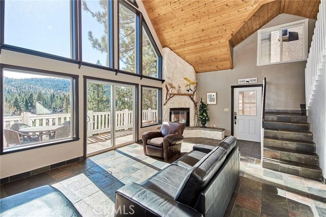 Building Photo - 42639 Alta Vista Ave